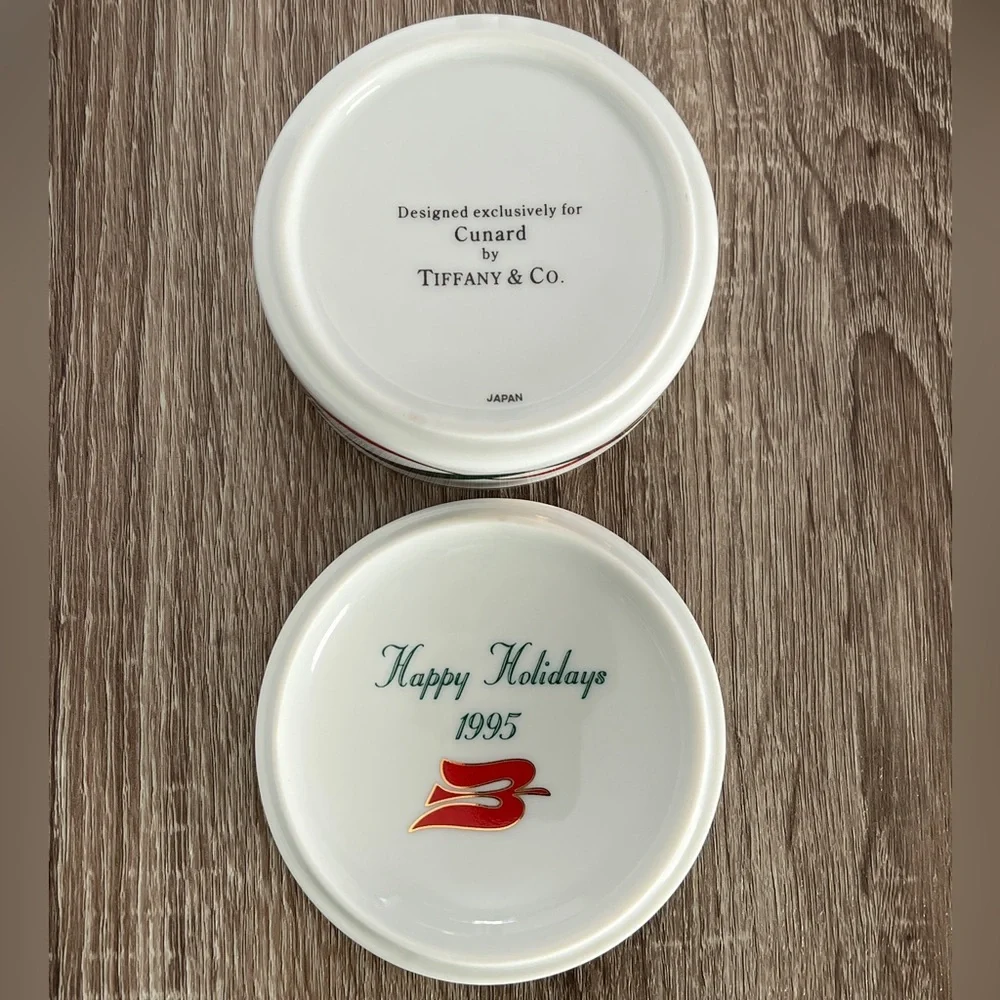 Trinket‎ box